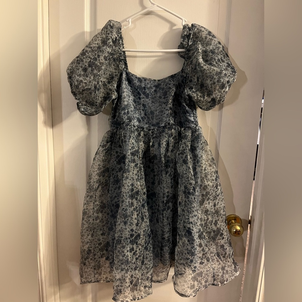 Size small baby doll dress, puffy sleeves and ethereal